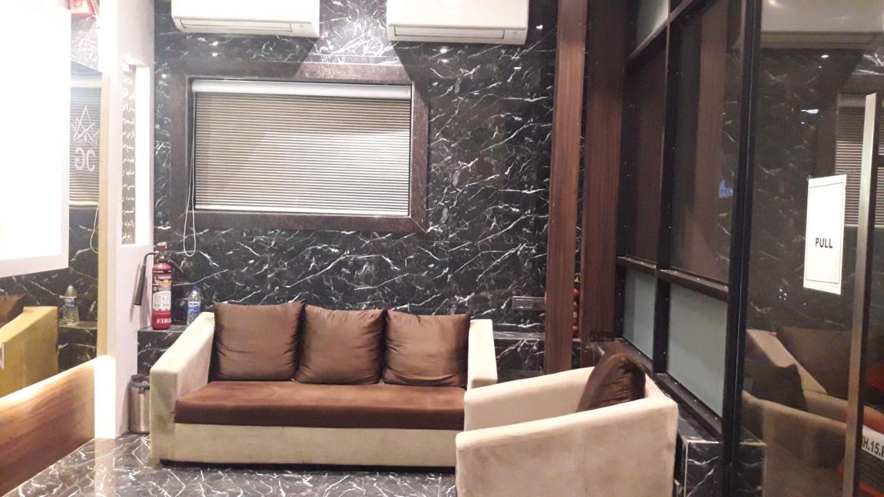 Shine Hospitality Hotel Mumbai Exterior photo
