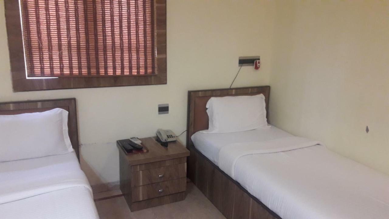Shine Hospitality Hotel Mumbai Exterior photo