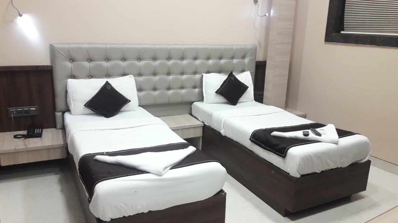 Shine Hospitality Hotel Mumbai Exterior photo